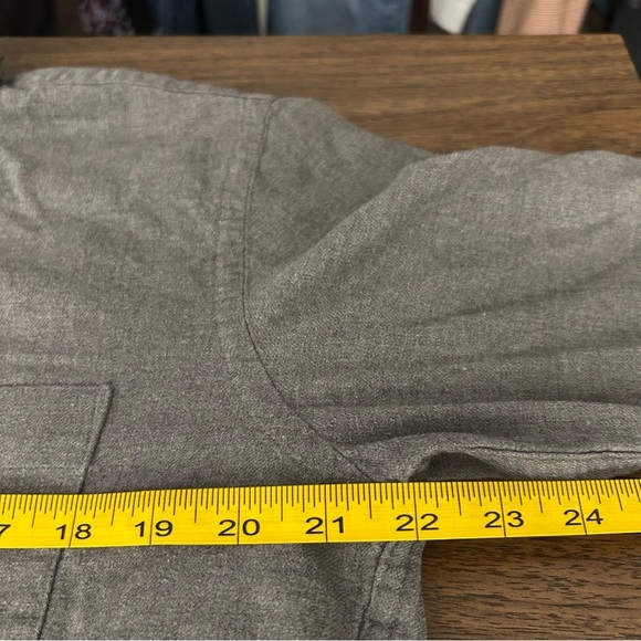 💕 Uniqlo Men's Gray Button-Up Shirt M - Picture 7 of 10